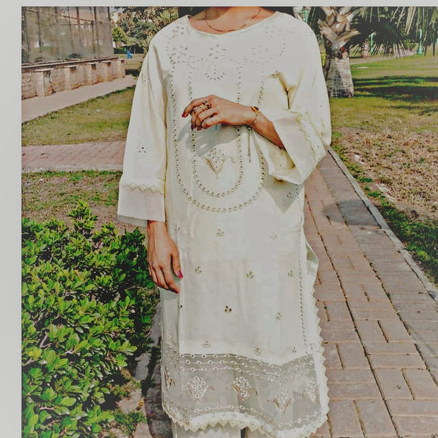 Elegant White Embroidered 2-Piece Outfit